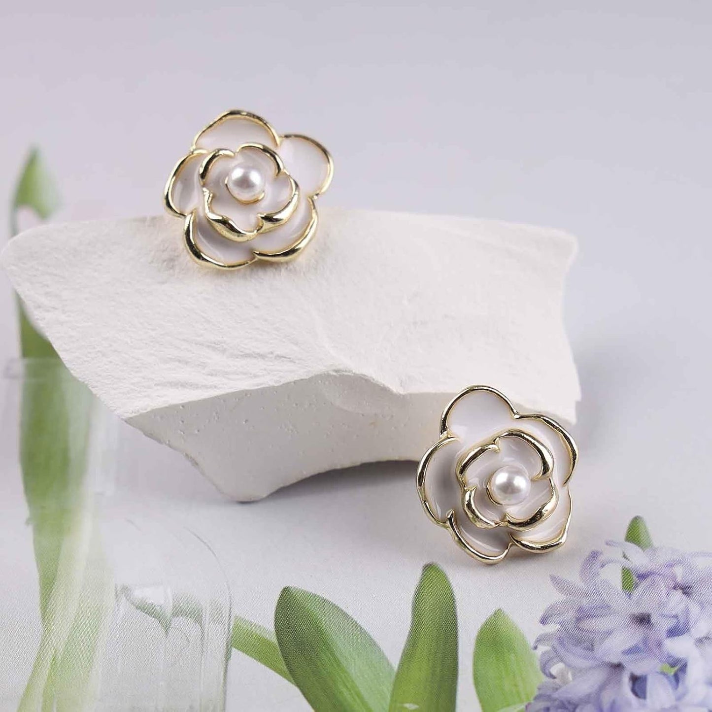 Vintage Pearl Flower Earrings Camellia Flower Stud Earrings Enamel White Flower Petal Earrings Gold Pearl Stud Earrings Jewelry for Women