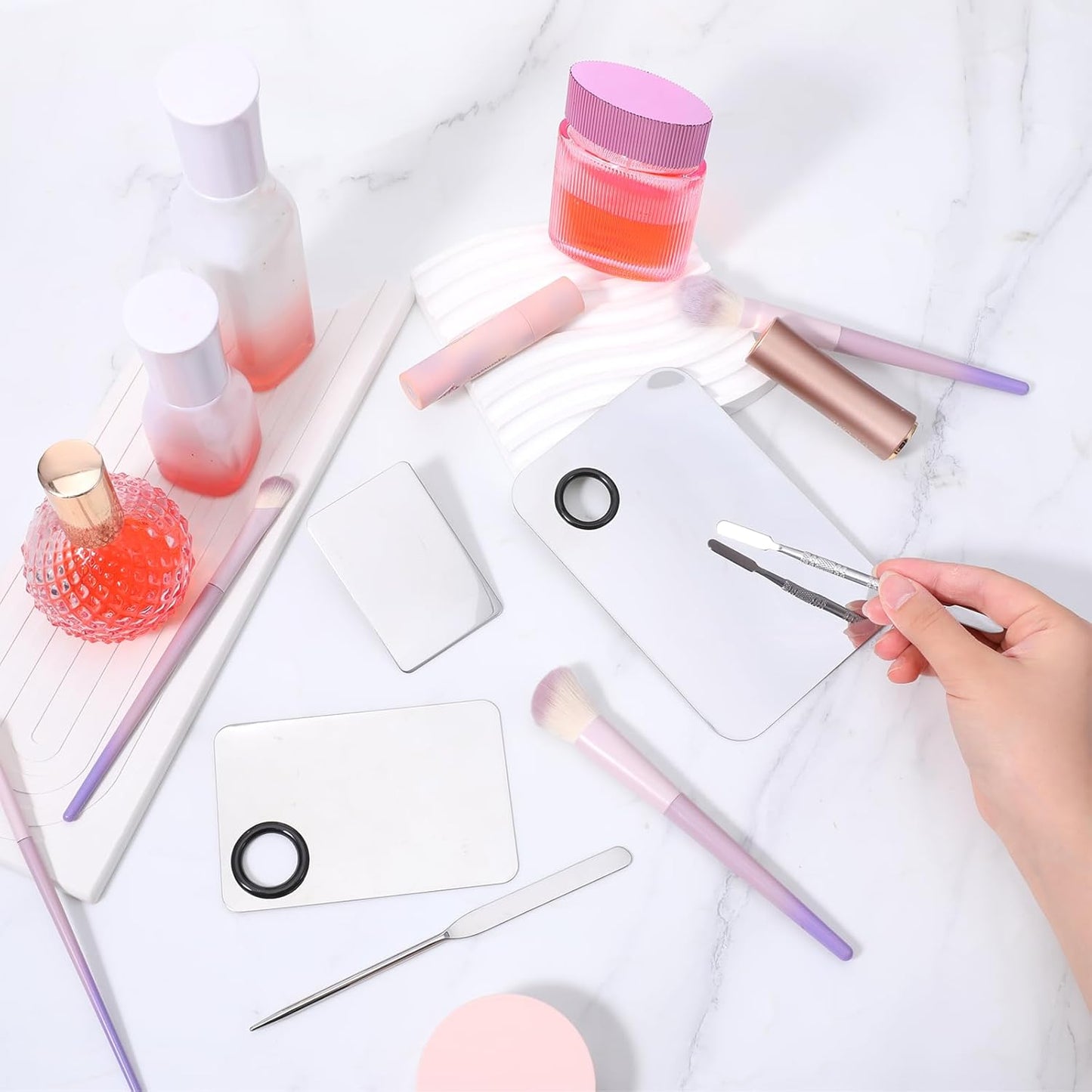 3Pcs Stainless Steel Cosmetic Makeup Palette Professional Cosmetic Mixing with Spatula Makeup Artist Tool Nail Art Palette for Mixing Foundation Eye Shadow Eyelash Nail Art Different sizes