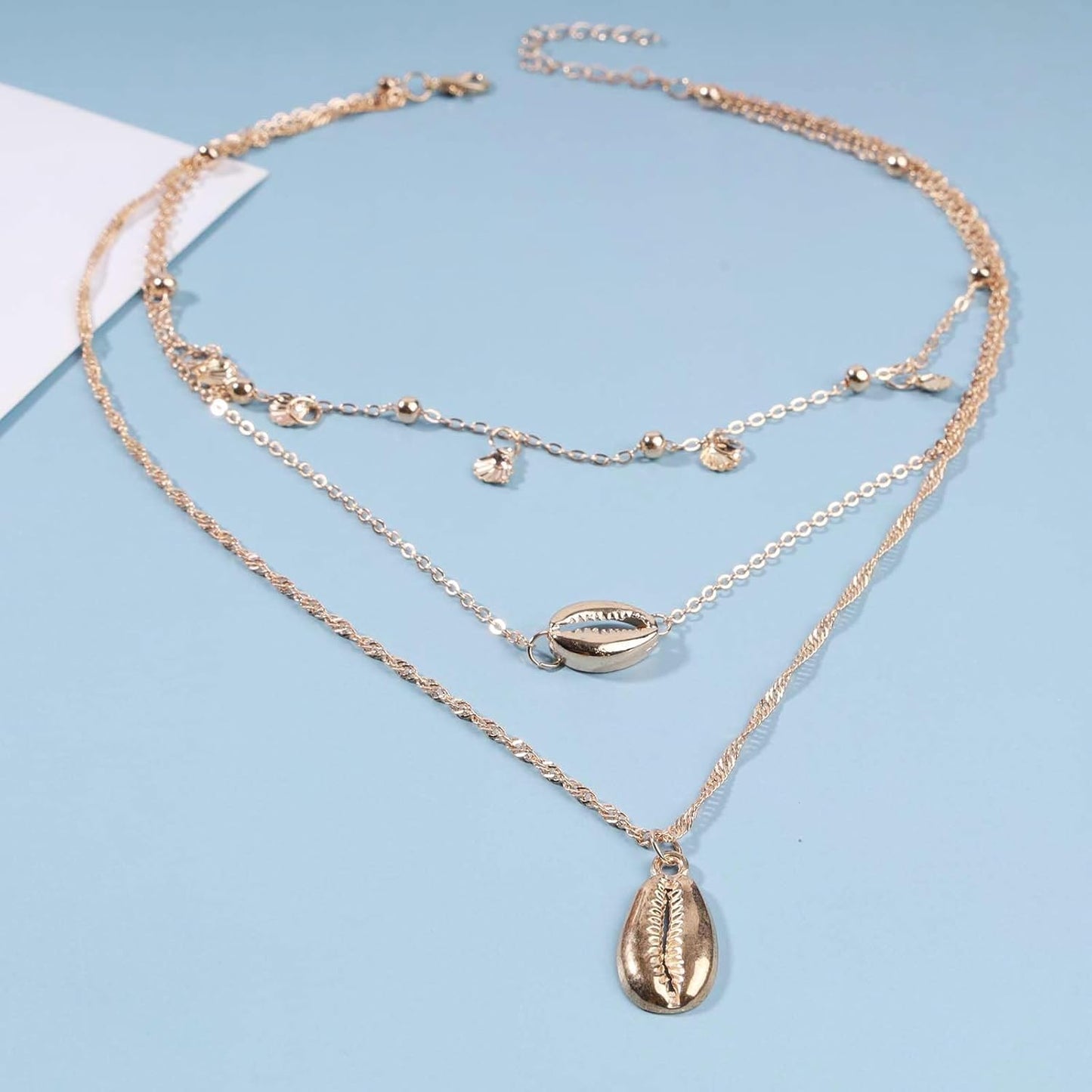 Boho Coin Disc Necklace Choker Gold Layered Shell Pendant Necklace Vintage Seashell Necklace Retro Singapore Chain Necklace Jewelry for Women Gifts