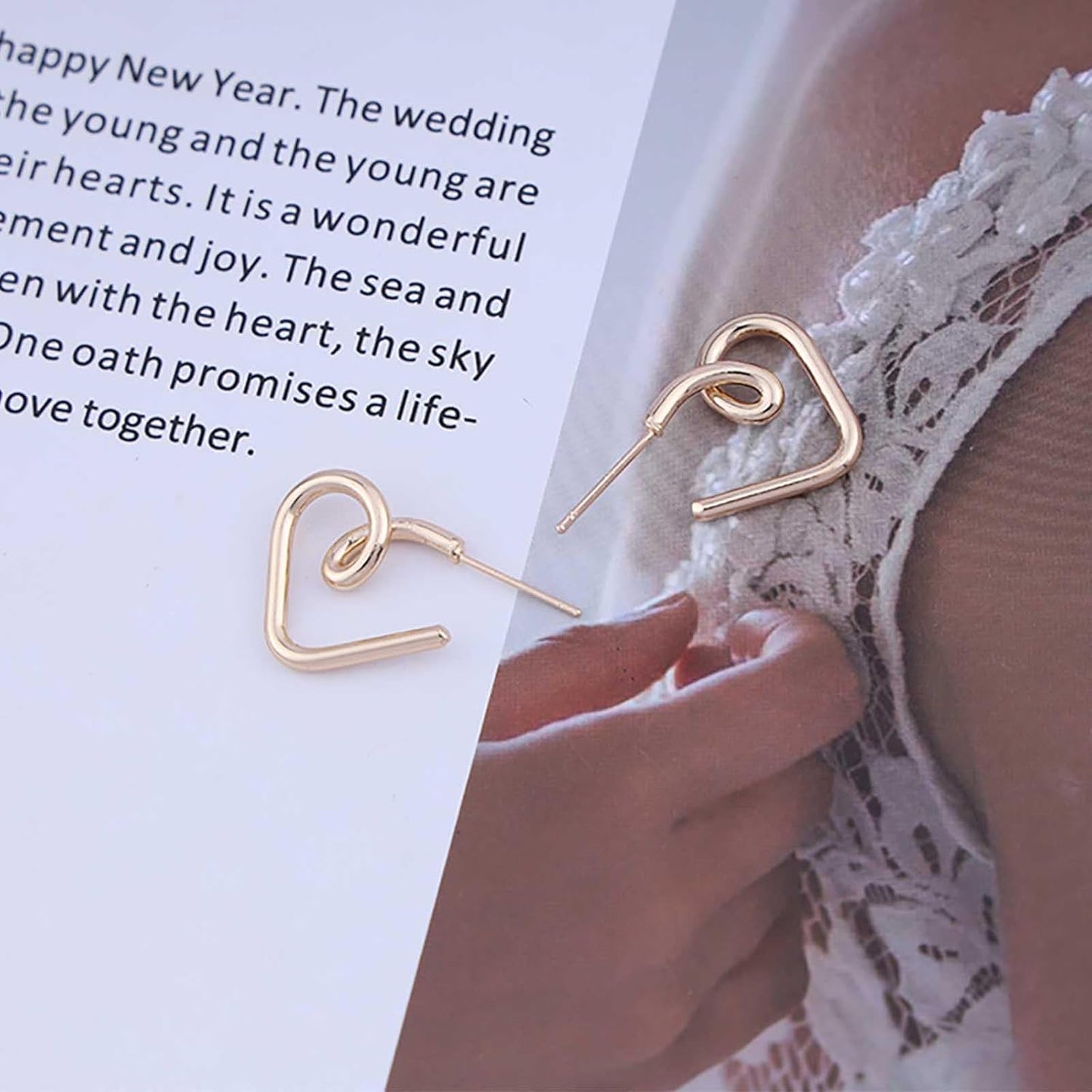 Vintage Heart Hoop Earrings Gold Heart Drop Earrings Hollow Love Heart Earrings Minimalist Heart Stud Earrings Jewelry for Women