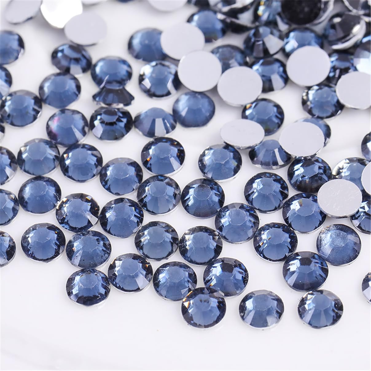 500 Pieces SS30 6mm Flatback Rhinestones Clear Glass Round Gems Crystals for Nail Art DIY Crafts Clothes Shoes Bags （Dark Grey）