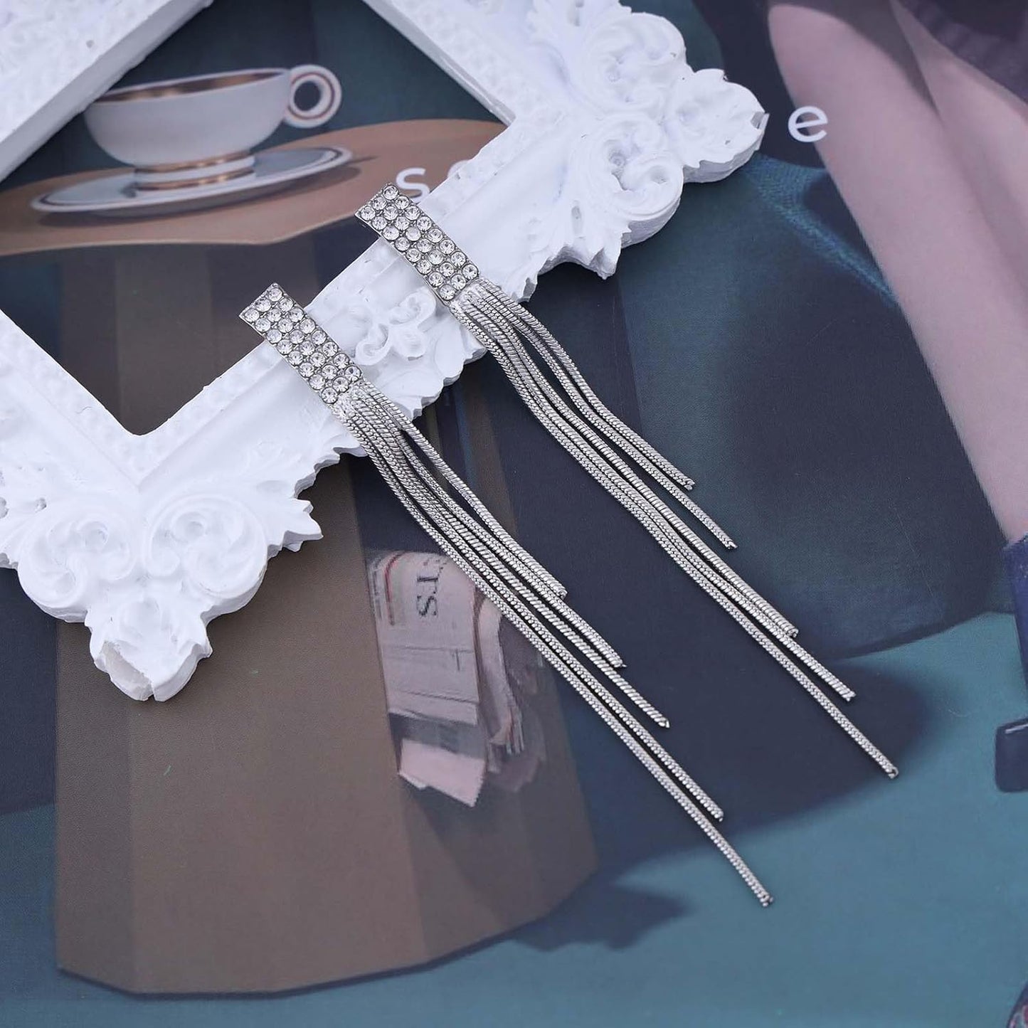 Vintage Rhinestone Dangle Earrings Gold Sleek Chain Drop Earrings Crystal Long Chain Tassel Earrings Sleek Metal Chain Earrings Jewelry for Women