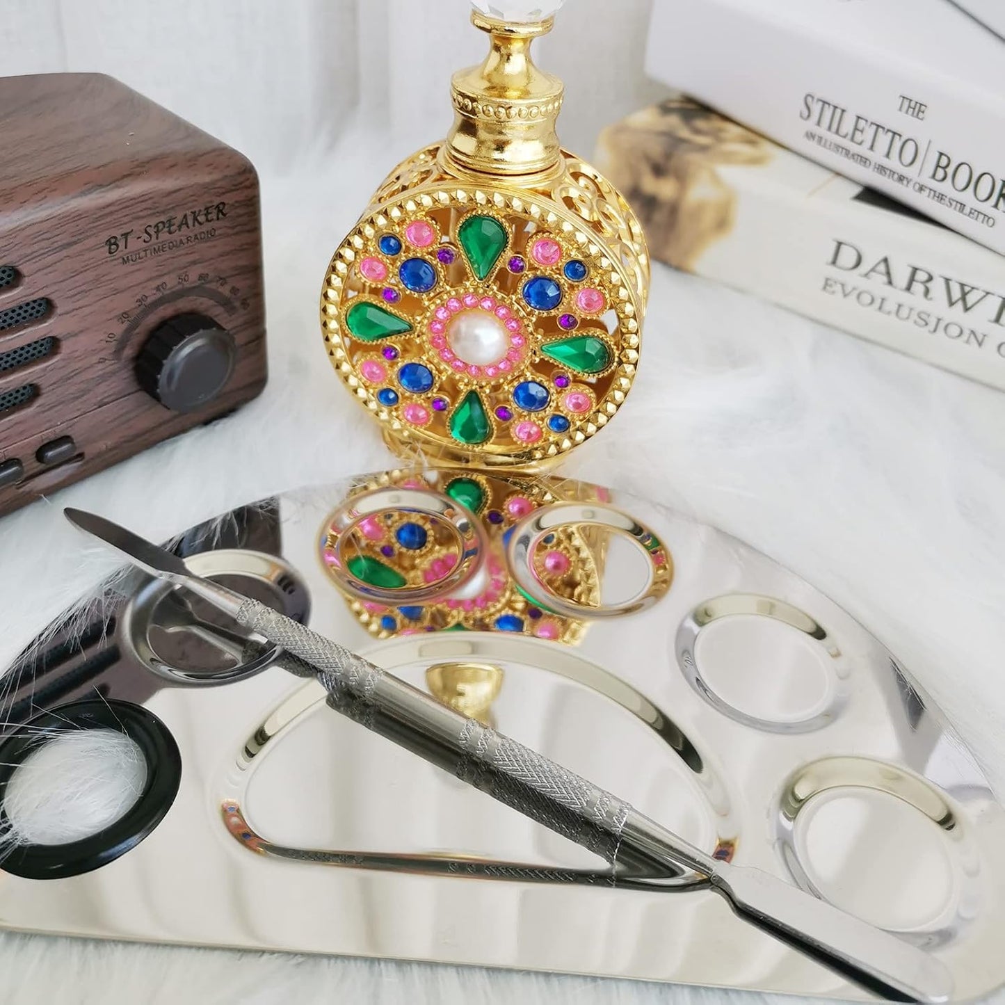 Makeup Palette Stainless Steel Cosmetic Palette 6-well with Spatula Tool for Nail Art Eye Shadow Mixing Foundation Painting Artist Mini Mixing Metal Palette Silver 4.9x3.3inch