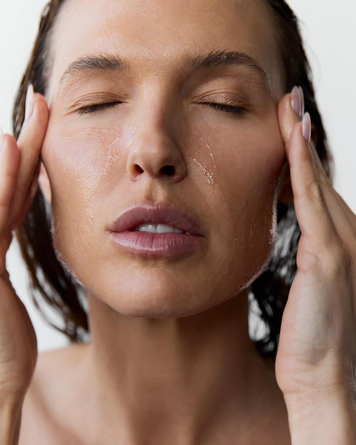 The Renewal Daily Facial Cleanser, Rich & Hydrating Oil-Based Gel Cleanser Face Wash, Vegan & Organic Face Cleanser with Seje Fruit Oil, 100mL Cleansing Gel